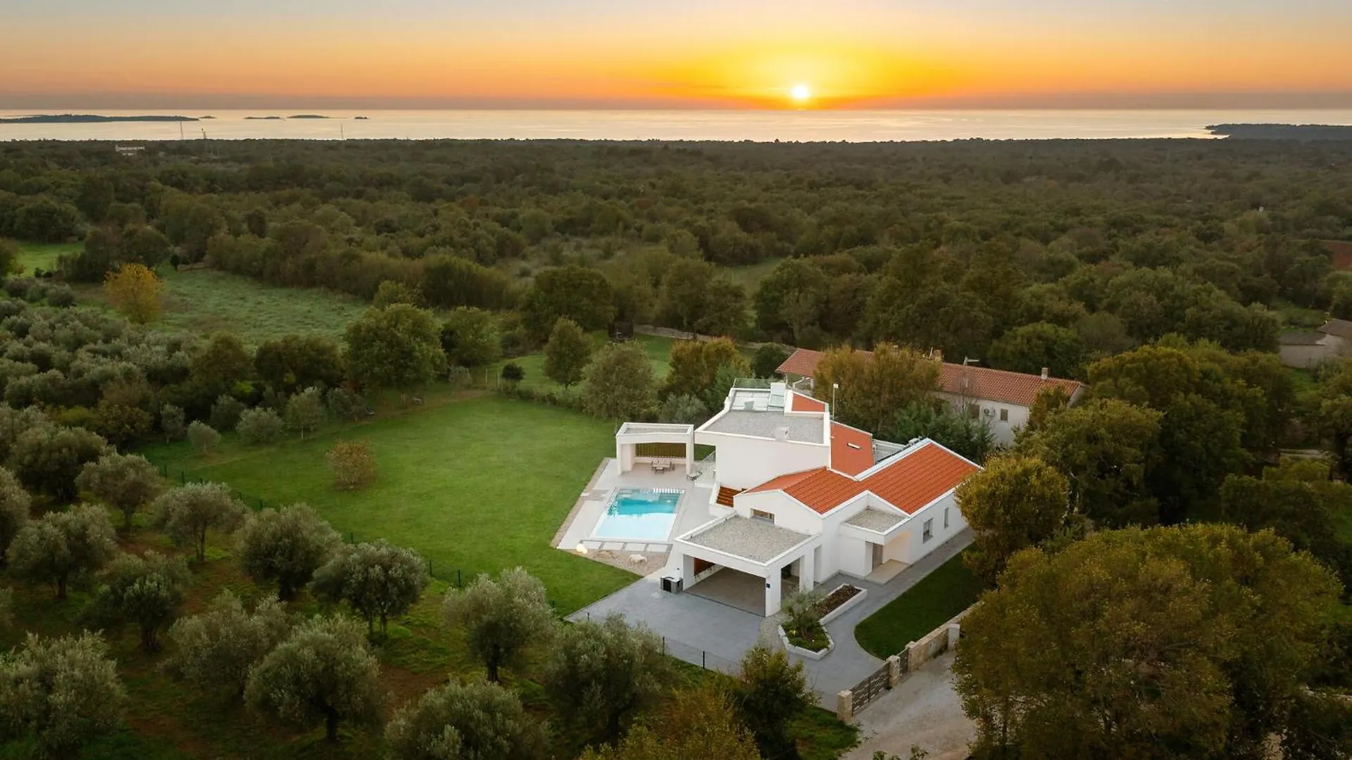 Amazing Home In Gajana With Heated Swimming Pool Nyaraló